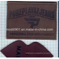 Etiqueta de cuero repujado para Jean Nuevo diseño Parche de cuero blanco ecológico con metal